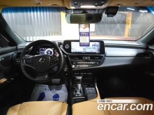 Lexus ES Executive 2022 года из Южной Кореи