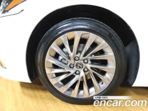 Lexus ES Executive 2022 года из Южной Кореи
