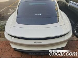 Porsche Taycan Base 2022 года из Южной Кореи