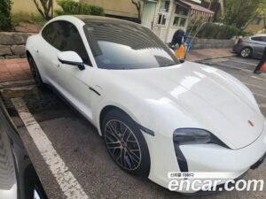 Porsche Taycan Base 2022 года из Южной Кореи