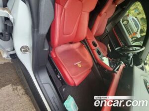 Porsche Taycan Base 2022 года из Южной Кореи