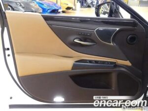 Lexus ES Executive 2021 года из Южной Кореи