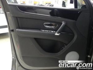 Bentley Bentayga 6.0 W12 2019 года из Южной Кореи