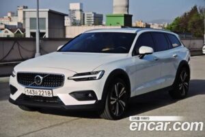 Volvo V60 T5 PRO AWD 2020 года из Южной Кореи