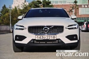 Volvo V60 T5 PRO AWD 2020 года из Южной Кореи
