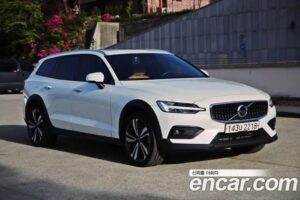 Volvo V60 T5 PRO AWD 2020 года из Южной Кореи
