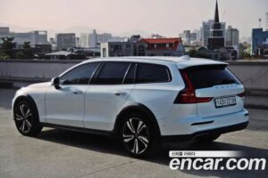 Volvo V60 T5 PRO AWD 2020 года из Южной Кореи