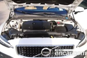 Volvo V60 T5 PRO AWD 2020 года из Южной Кореи