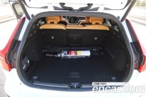 Volvo V60 T5 PRO AWD 2020 года из Южной Кореи