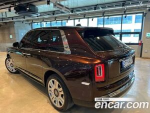 Rolls-Royce Cullinan 6.7 V12 2023 года из Южной Кореи
