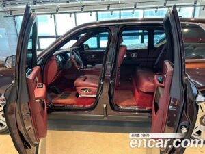 Rolls-Royce Cullinan 6.7 V12 2023 года из Южной Кореи