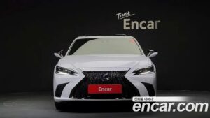 Lexus ES F-Sport 2022 года из Южной Кореи