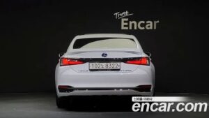 Lexus ES F-Sport 2022 года из Южной Кореи