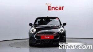 Mini Cooper Convertible JCW 2020 года из Южной Кореи
