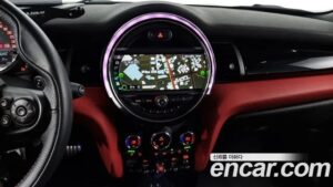 Mini Cooper Convertible JCW 2020 года из Южной Кореи