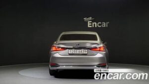 Lexus ES Executive 2020 года из Южной Кореи
