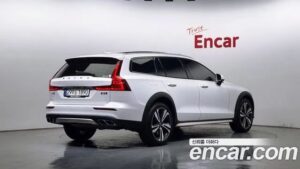 Volvo V60 B5 PRO AWD 2021 года из Южной Кореи