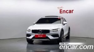 Volvo V60 B5 PRO AWD 2021 года из Южной Кореи