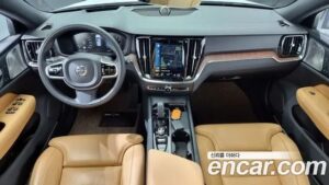 Volvo V60 B5 PRO AWD 2021 года из Южной Кореи