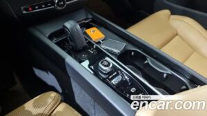 Volvo V60 B5 PRO AWD 2021 года из Южной Кореи