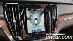 Volvo V60 B5 PRO AWD 2021 года из Южной Кореи