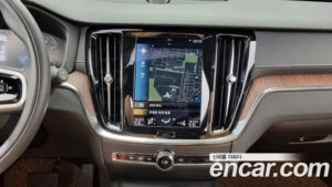 Volvo V60 B5 PRO AWD 2021 года из Южной Кореи
