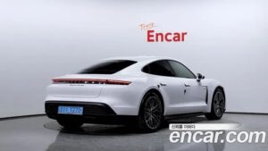 Porsche Taycan Base 2022 года из Южной Кореи