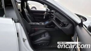 Porsche Taycan Base 2022 года из Южной Кореи