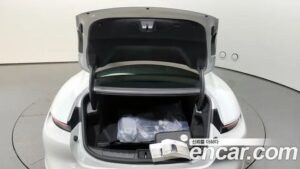 Porsche Taycan Base 2022 года из Южной Кореи