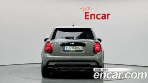 Mini Cooper 5Door CLASSIC 2022 года из Южной Кореи