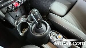 Mini Cooper 5Door CLASSIC 2022 года из Южной Кореи