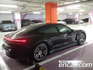 Porsche Taycan 4S 2021 года из Южной Кореи