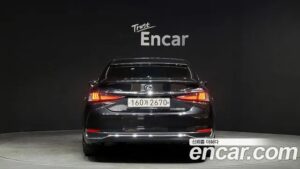Lexus ES Luxury Plus 2021 года из Южной Кореи