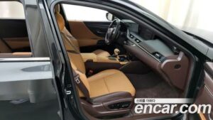Lexus ES Luxury Plus 2021 года из Южной Кореи
