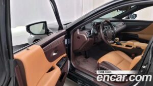 Lexus ES Luxury Plus 2021 года из Южной Кореи