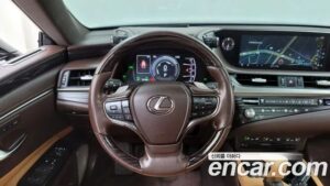 Lexus ES Luxury Plus 2021 года из Южной Кореи
