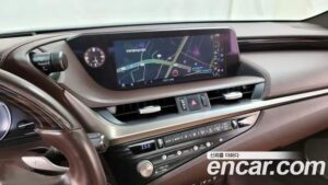 Lexus ES Luxury Plus 2021 года из Южной Кореи