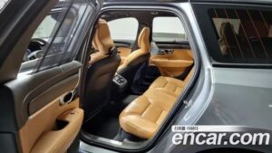 Volvo V90 T5 PRO AWD 2020 года из Южной Кореи