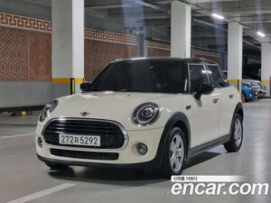 Mini Cooper 5Door DEFAULT 2020 года из Южной Кореи