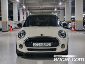 Mini Cooper 5Door DEFAULT 2020 года из Южной Кореи