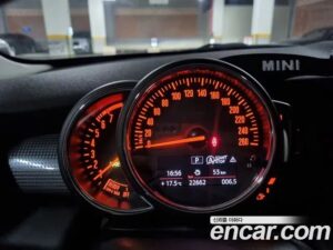 Mini Cooper 5Door DEFAULT 2020 года из Южной Кореи
