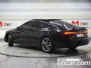 Audi A7 55 TFSI 4WD Premium 2021 года из Южной Кореи
