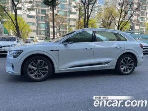 Audi e-tron 55 4WD 2022 года из Южной Кореи