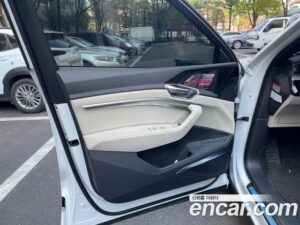 Audi e-tron 55 4WD 2022 года из Южной Кореи