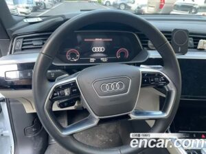 Audi e-tron 55 4WD 2022 года из Южной Кореи