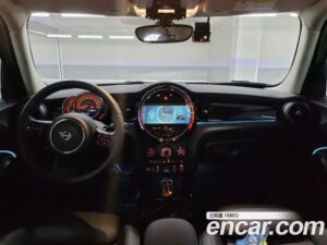 Mini Cooper 5Door CLASSIC 2023 года из Южной Кореи