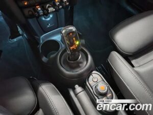 Mini Cooper 5Door CLASSIC 2023 года из Южной Кореи