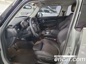 Mini Cooper 5Door CLASSIC 2023 года из Южной Кореи