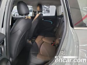Mini Cooper 5Door CLASSIC 2023 года из Южной Кореи