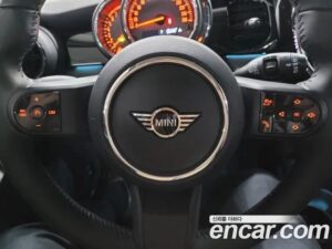 Mini Cooper 5Door CLASSIC 2023 года из Южной Кореи